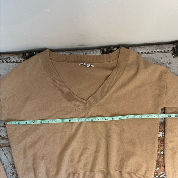 Serra Wool Cashmere V Neck Sweater - Picture 12 of 15